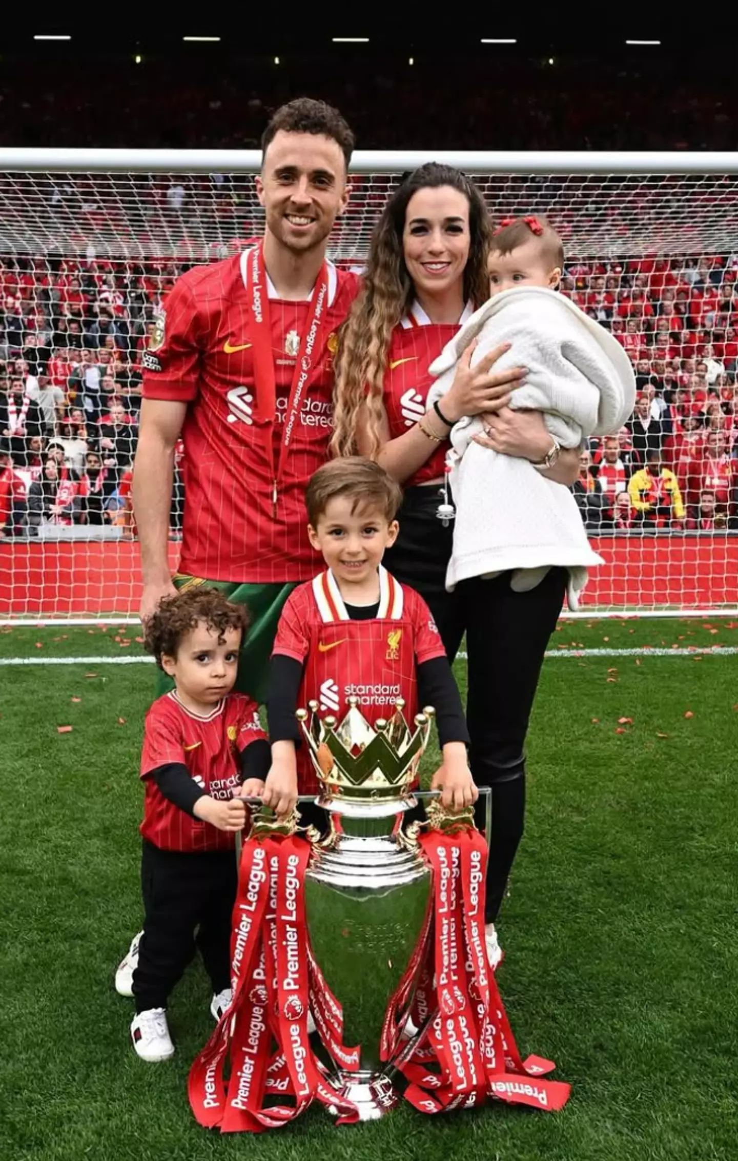 The footballer leaves behind three children (Instagram/@rutecfcardoso14)