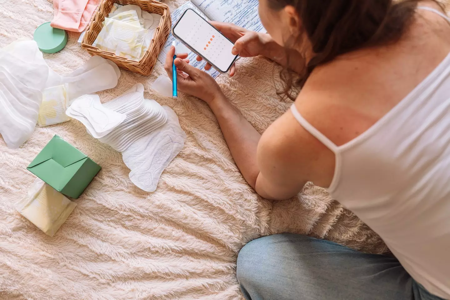 There are said to be some pros and cons to bathing while menstruating (Getty Stock Image)