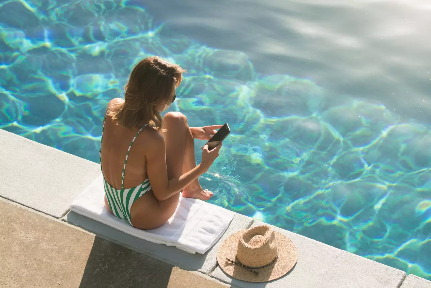 The new rule should help make holiday-makers more aware of the conditions of their data roaming.