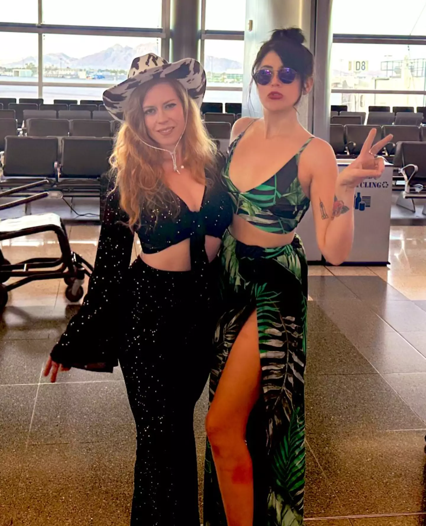 What Chrissie and Keanu were wearing before they boarded the flight.