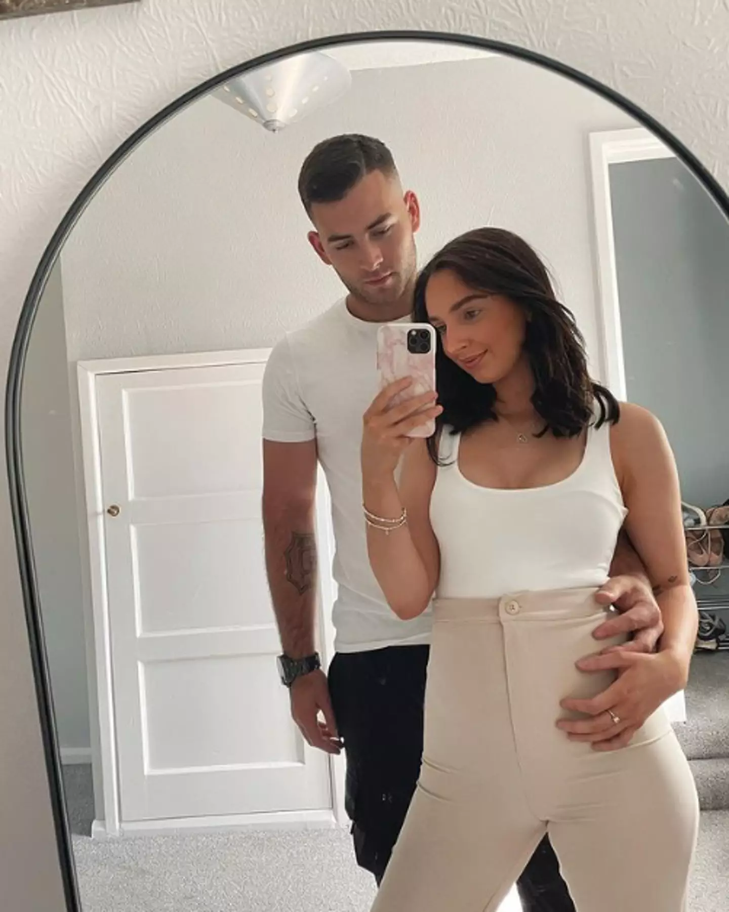 Chloe lives with her boyfriend and their daughter.