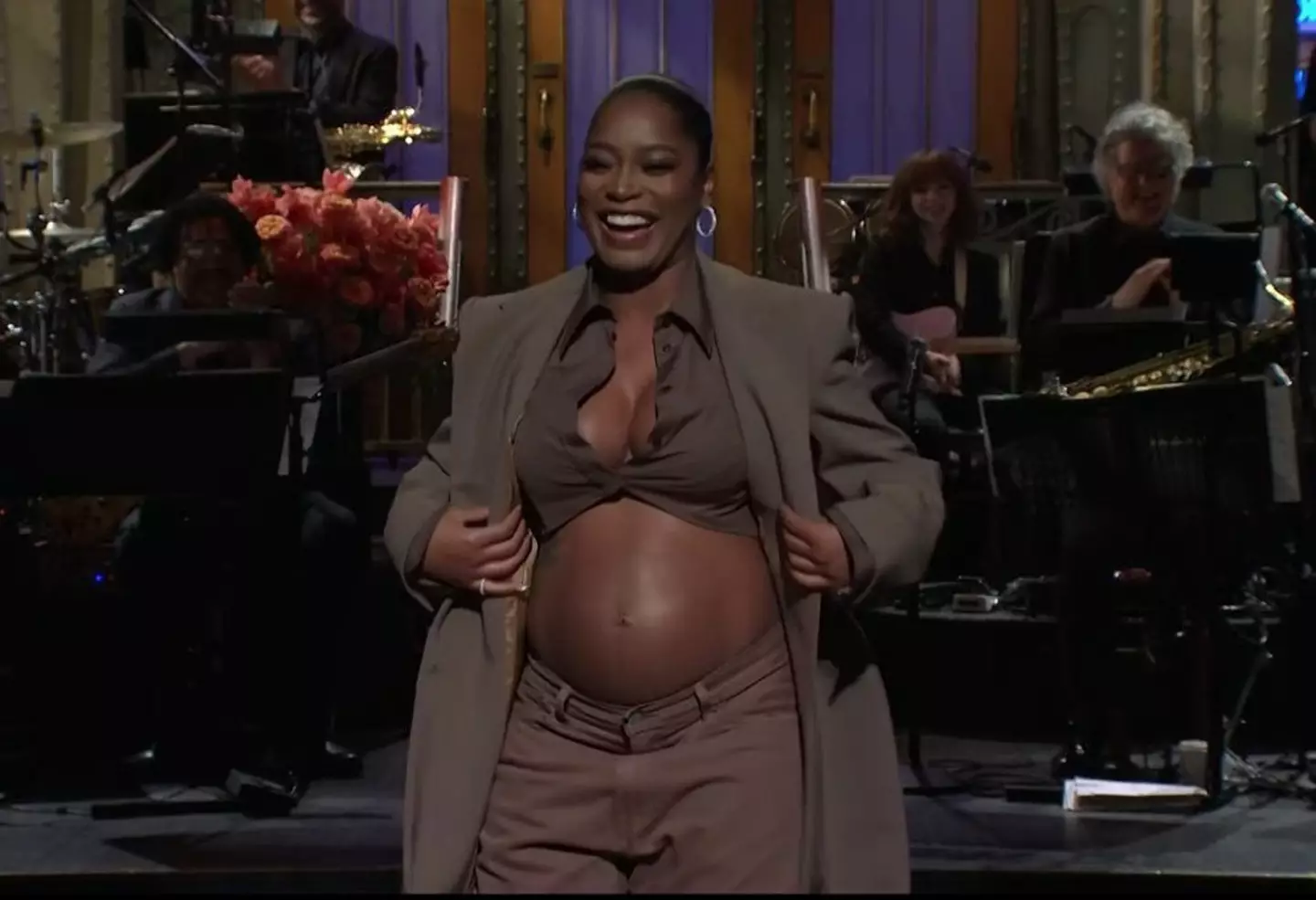 Keke Palmer revealed her pregnancy on Saturday Night Live.