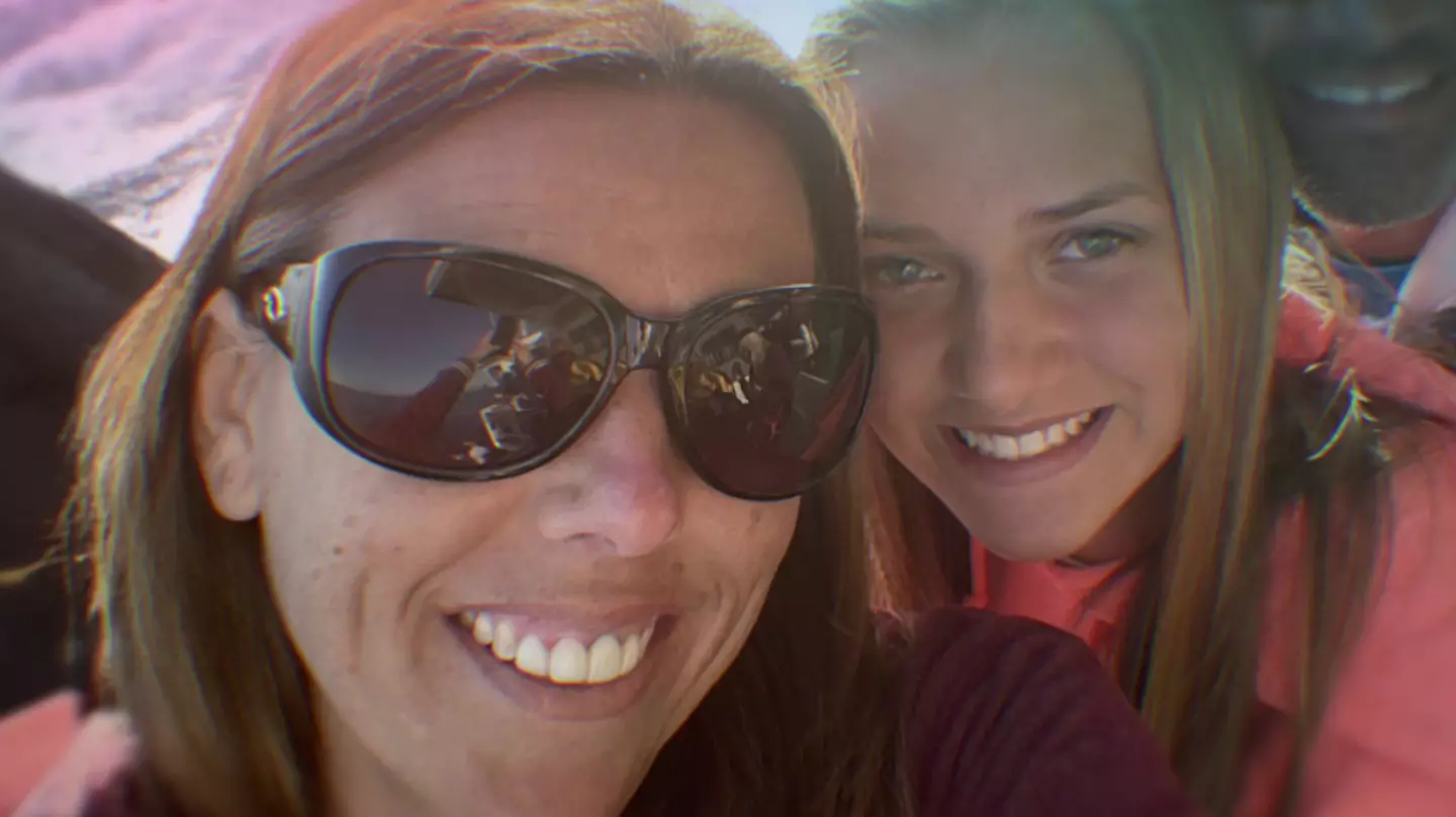 Creepy messages teenage girl received from catfish she later discovered was her own mother