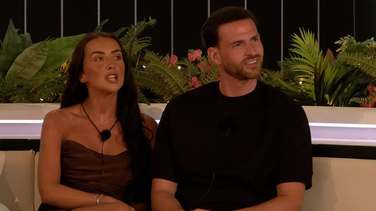 Jess White and Ronnie Vint are 'coupled up' together, but trouble may be on the horizon. (ITV)