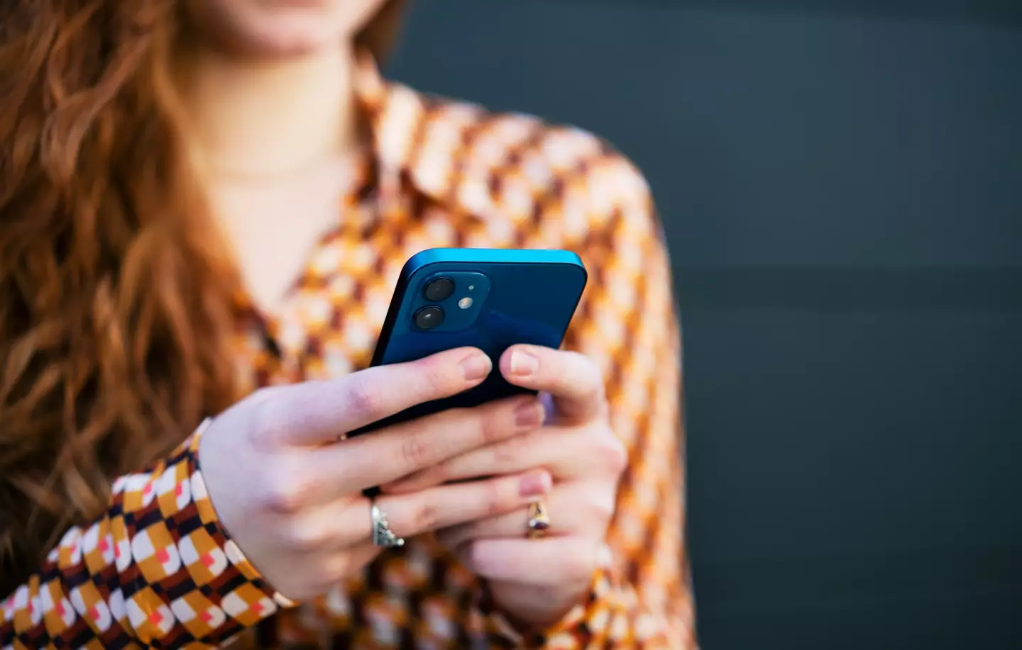 Your texting habits can reveal a lot (Tim Robberts/mementojpeg)