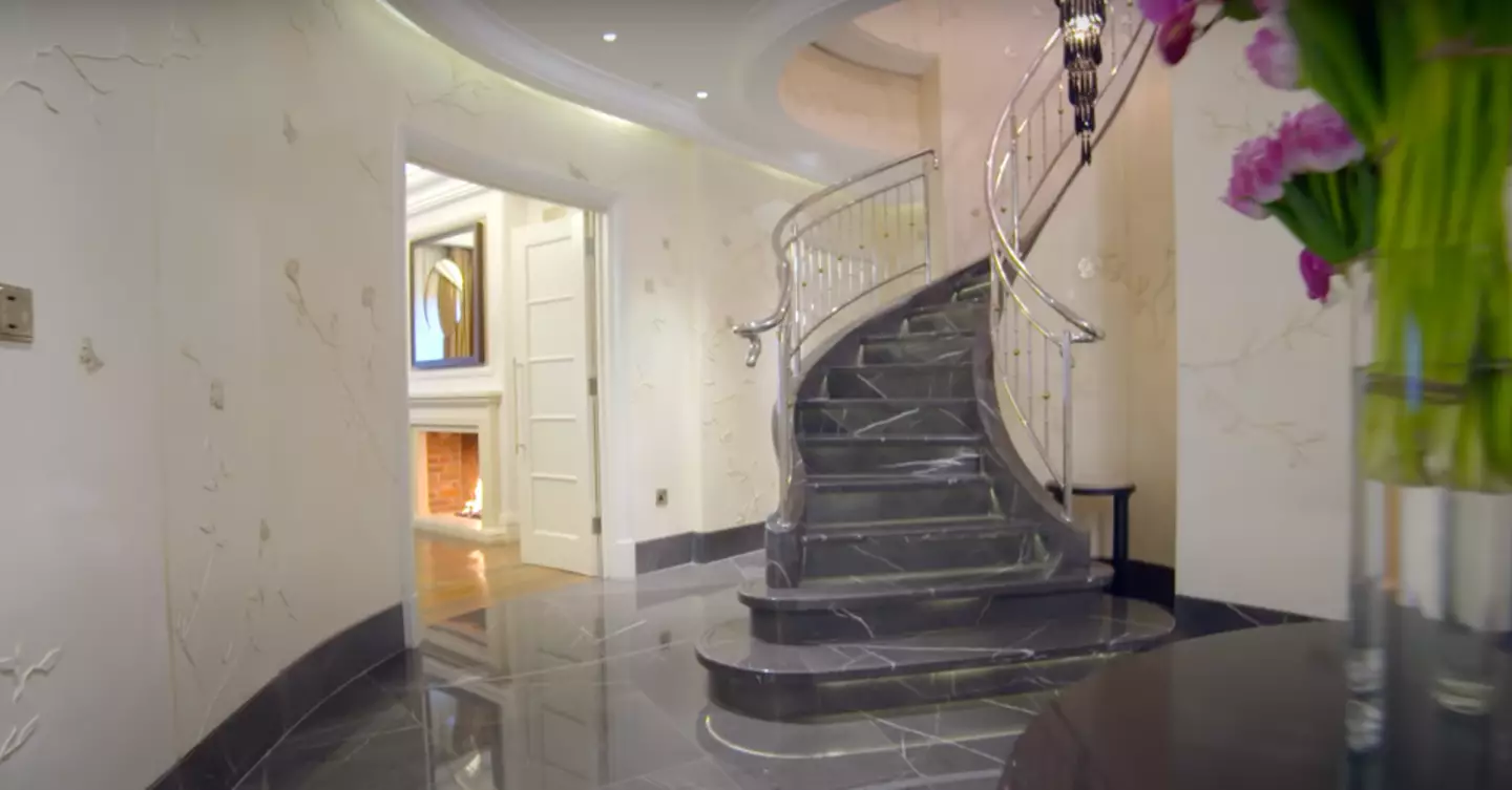 Beyoncé made the most of the stunning penthouse suite.