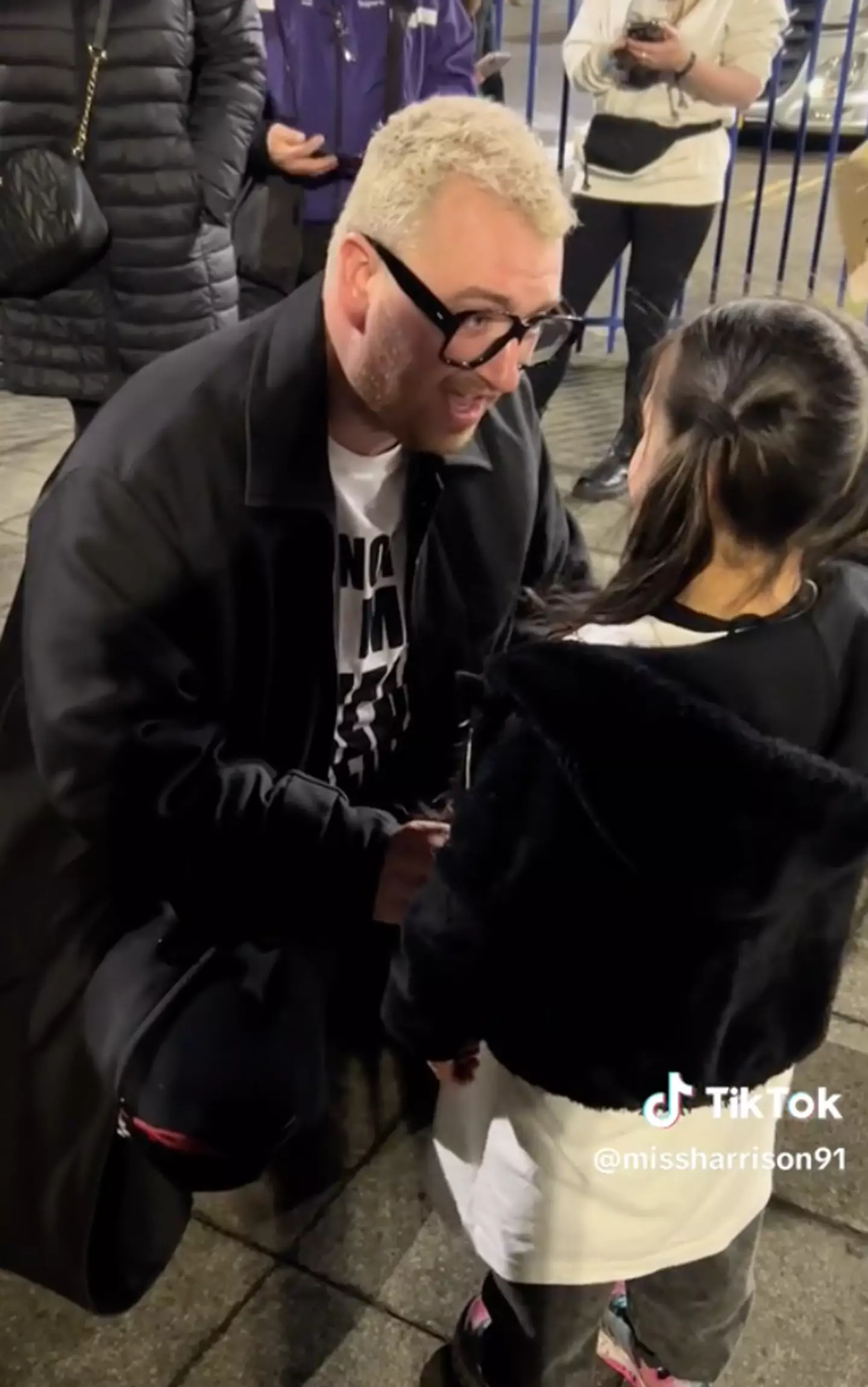 Smith took time out to meet with fans after the gig.