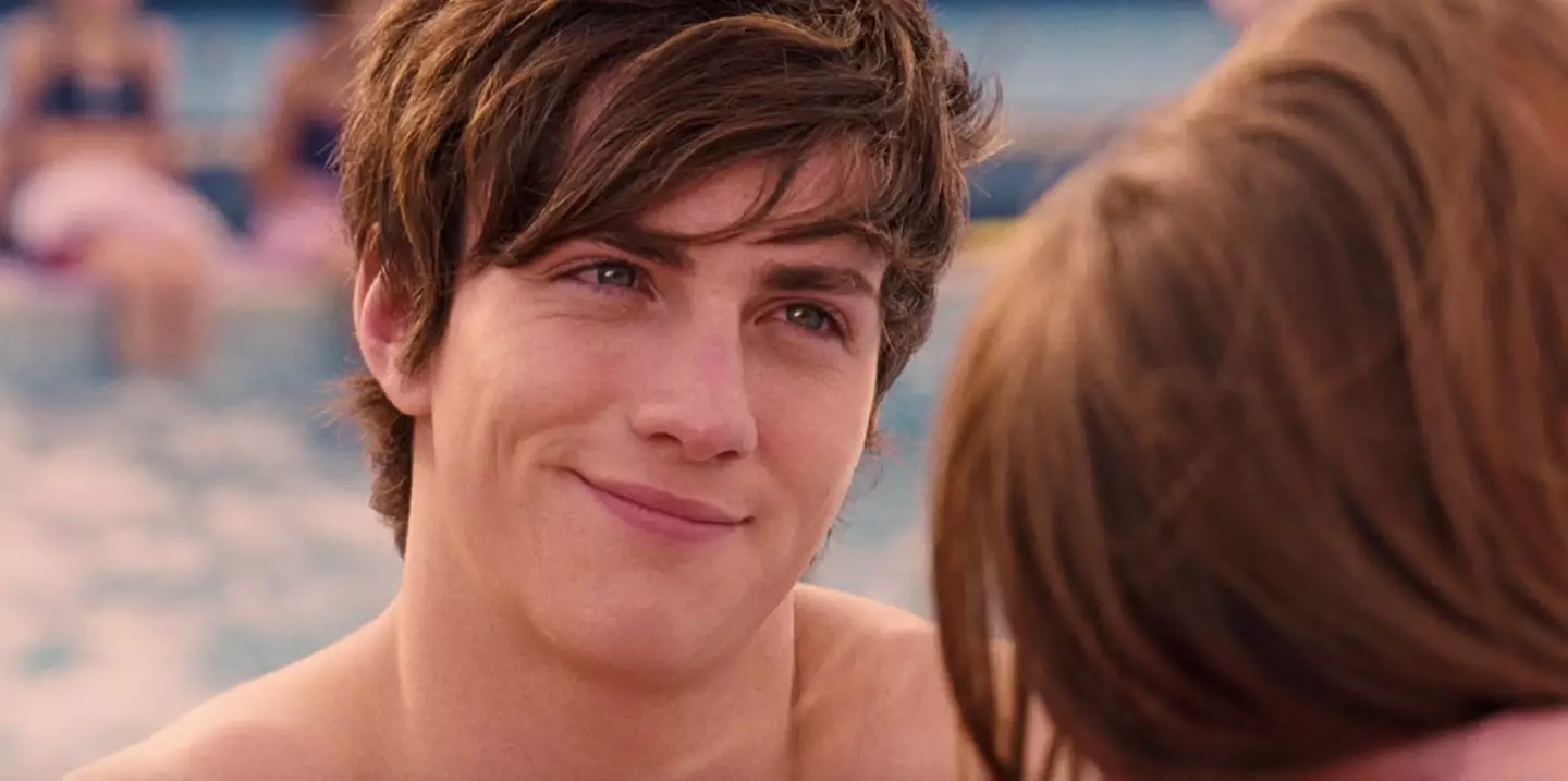 A fresh-faced Aaron Taylor-Johnson playing Robbie in Angus, Thongs and Perfect Snogging (2008).