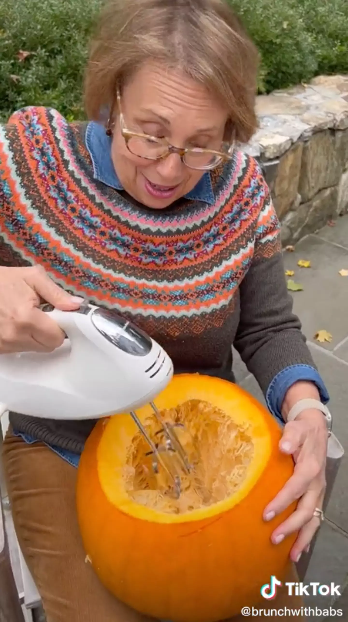 Babs shared an easier way to loosen all the strings inside.