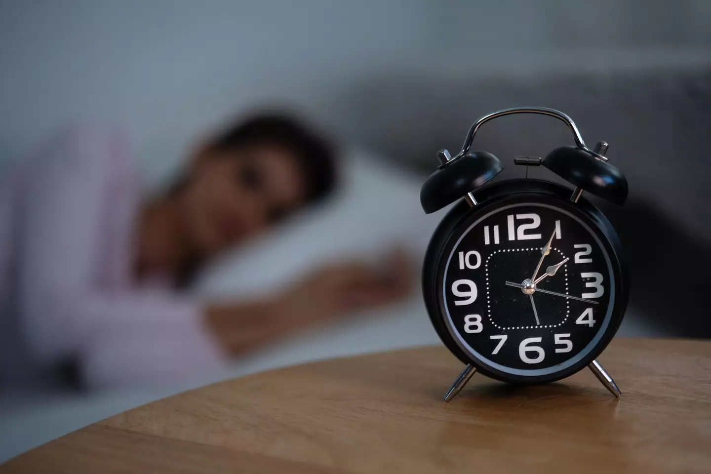 A sleep expert has shared her hacks if you find yourself constantly waking up at 3am (Tfilm / Getty Images)