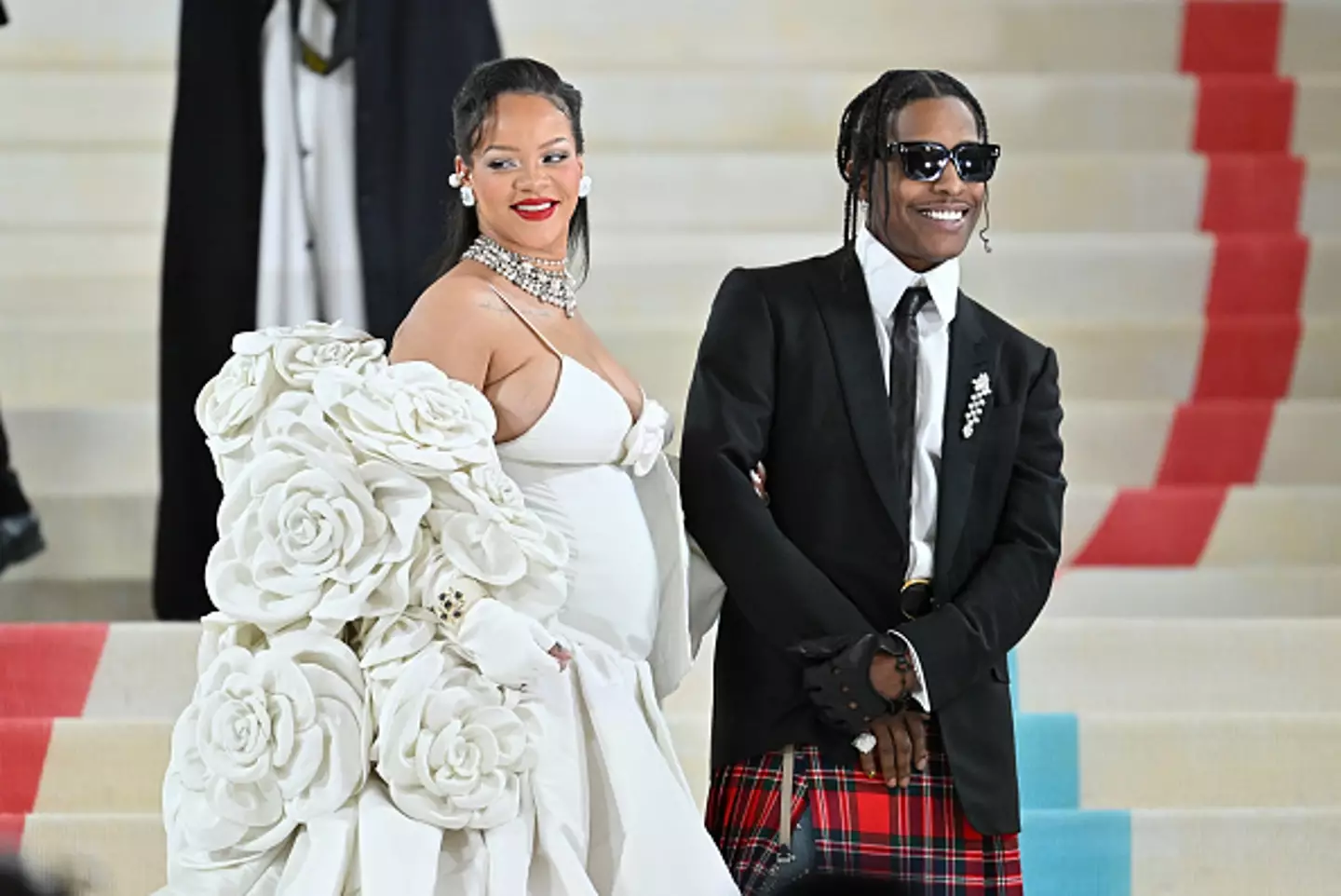 Both the couple's children's names begin with an 'R'.