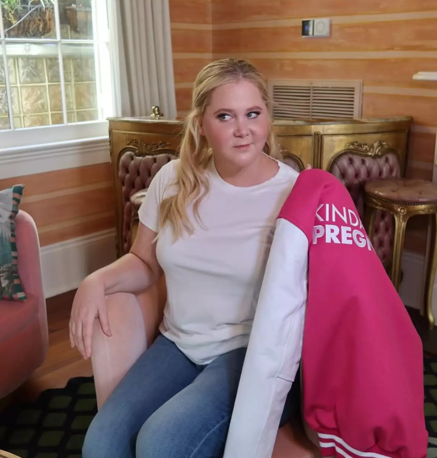 Amy Schumer recently appeared to make a dig at Meghan Markle (Instagram/@amyschumer)