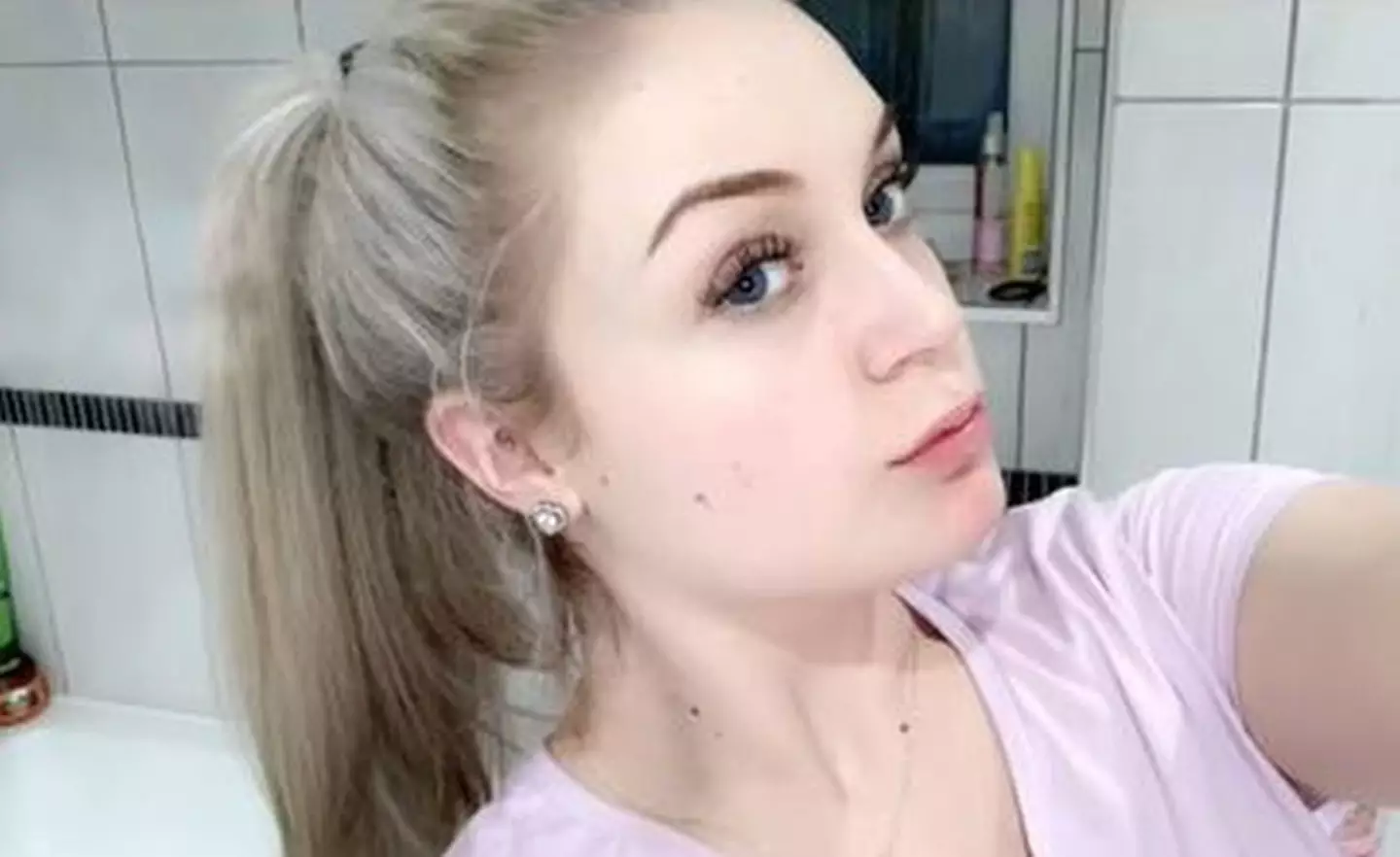 Abby was told if she didn't quit vaping within a decade she'd need machines to help her breathe.