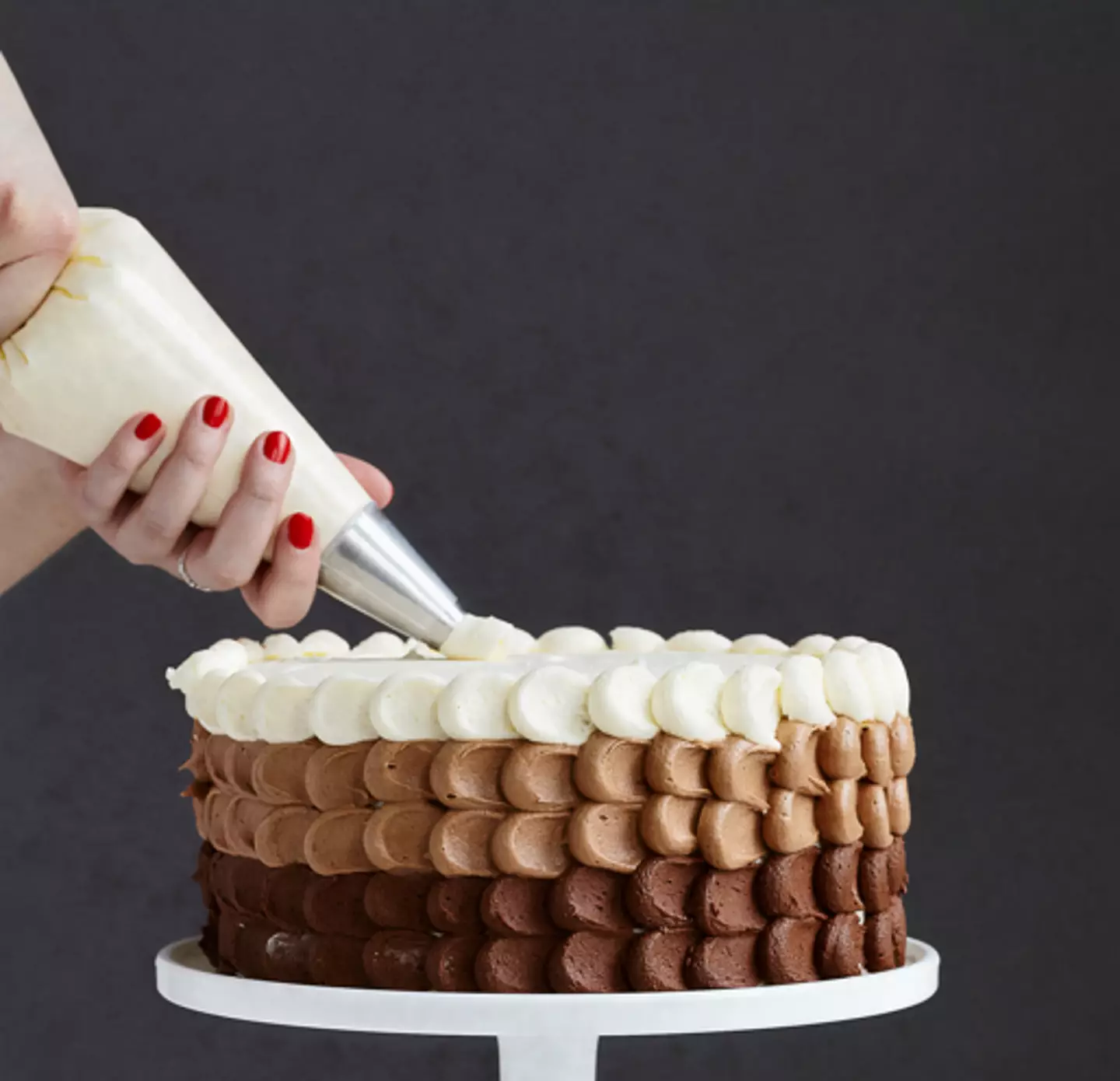 'Icing' in the dating world has nothing to do with actual baking (