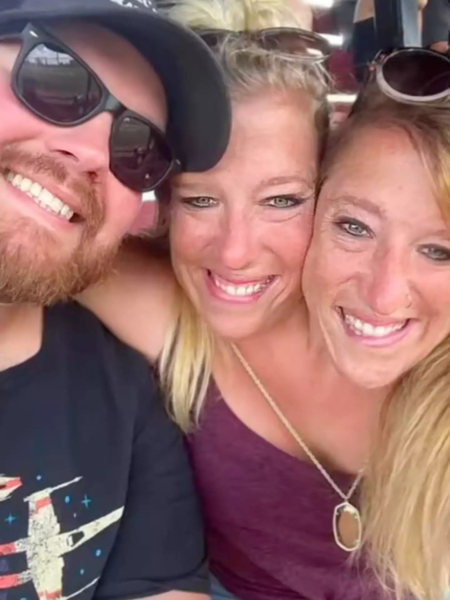 Abby and Brittany Hensel's latest TikTok has got everyone asking the same questions (TikTok/@abbyandbrittanyhensel)