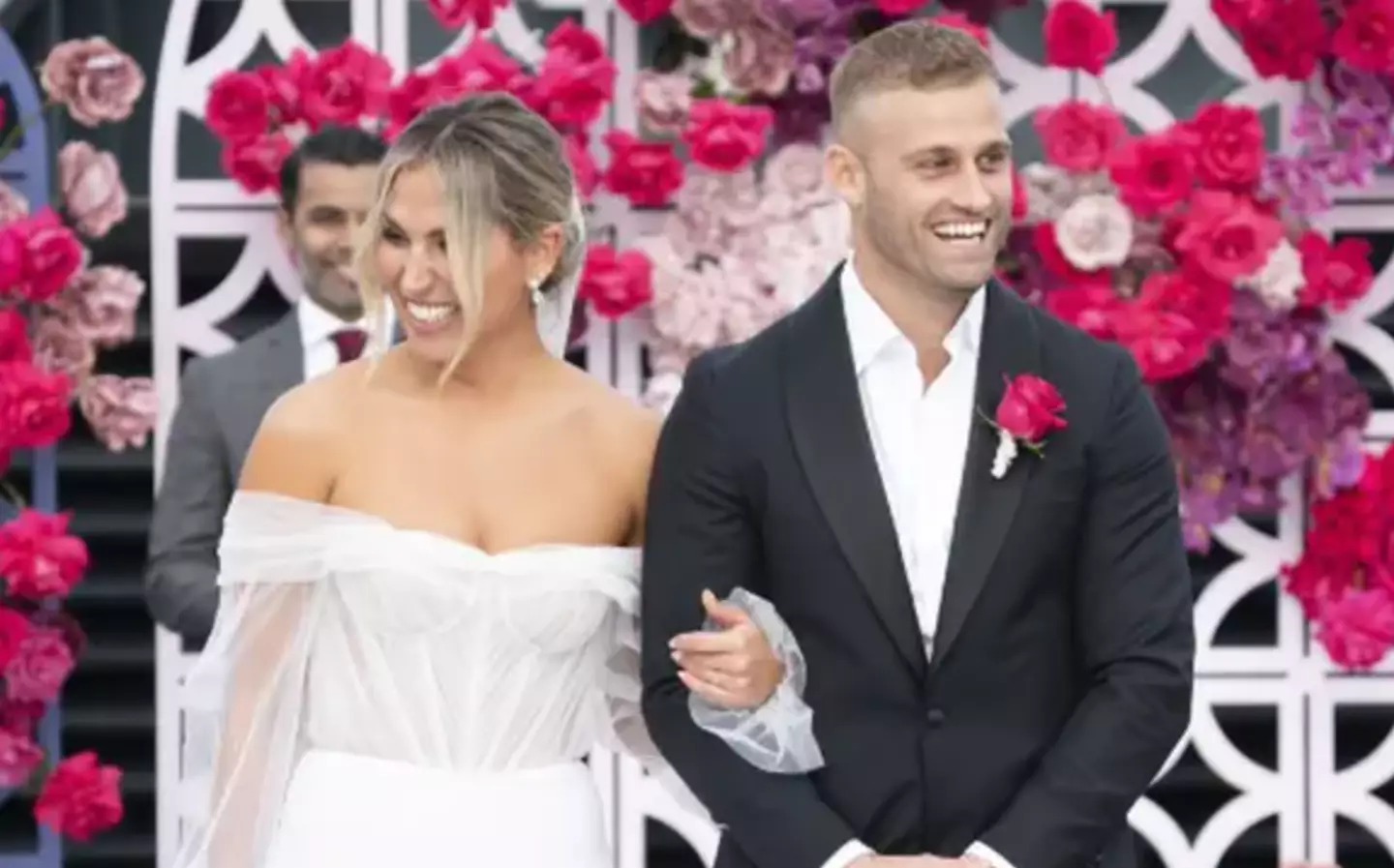 Sara and Tim hit it off at first.