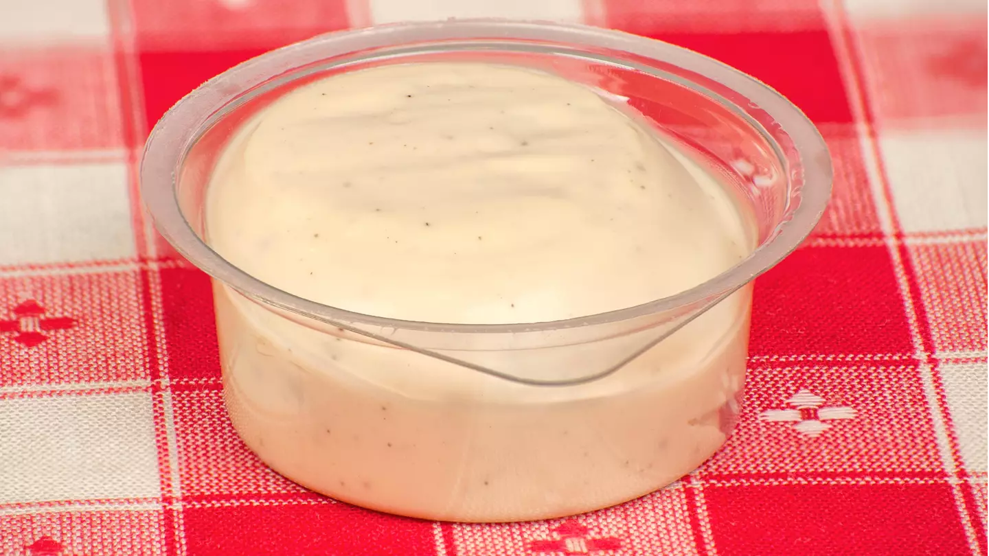 People Are Losing It Over Woman's Giant Garlic Sauce Order