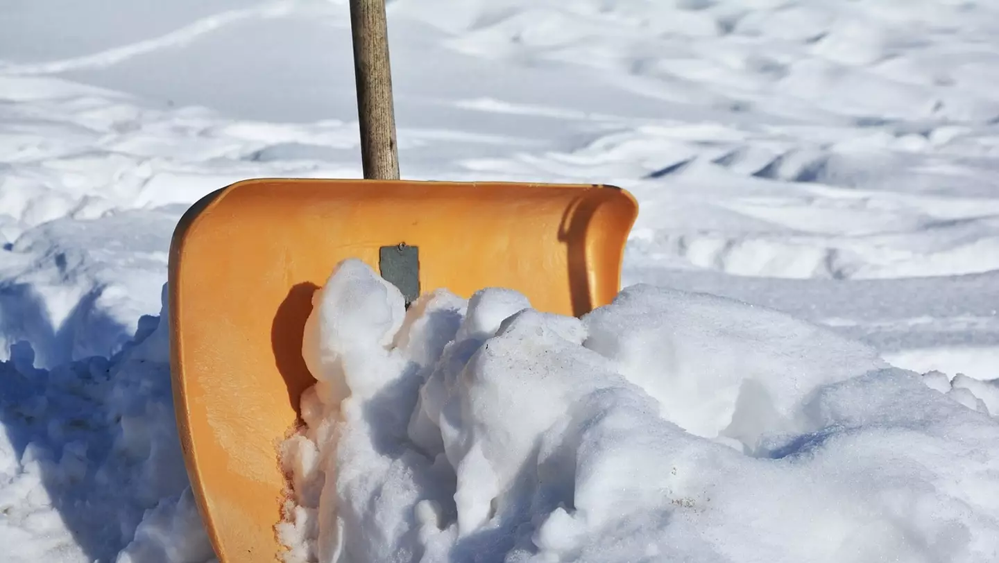 Is it a good idea to clear snow from your driveway?