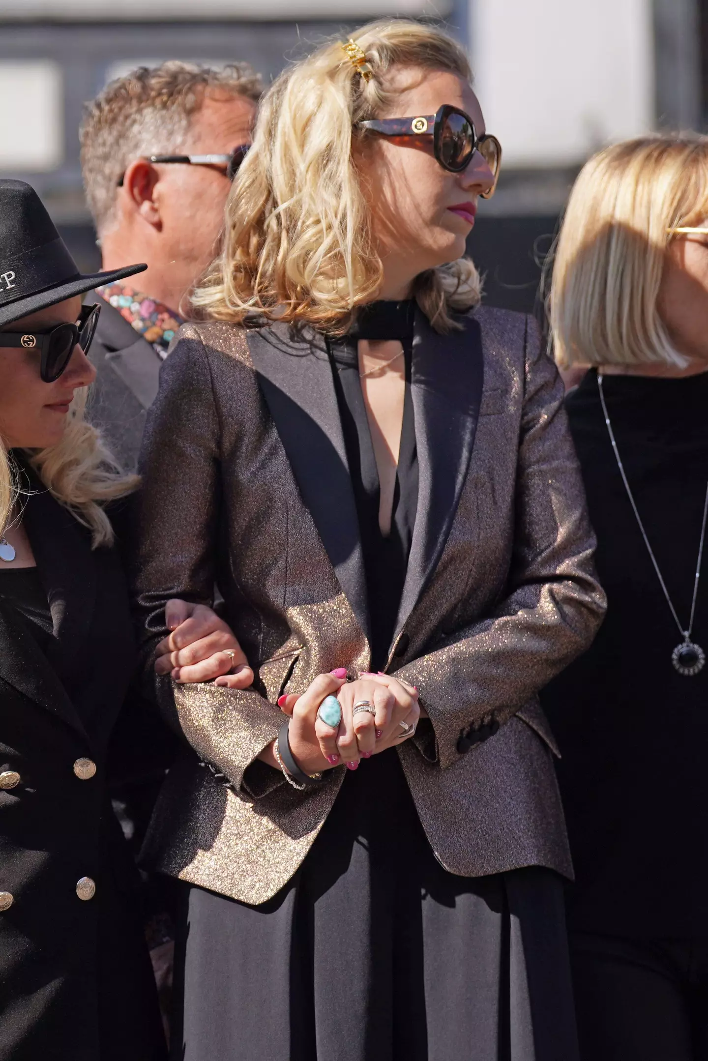 Kelsey Parker invited fans to watch the procession. (