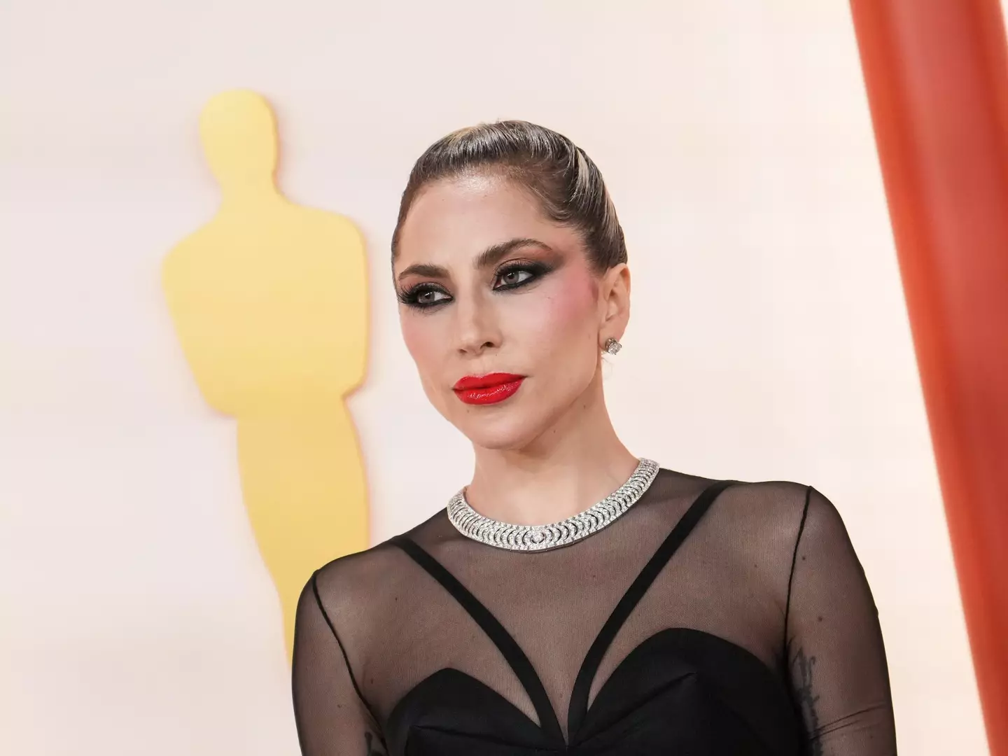 After her red carpet appearance, Lady Gaga changed her make-up and outfit completely.