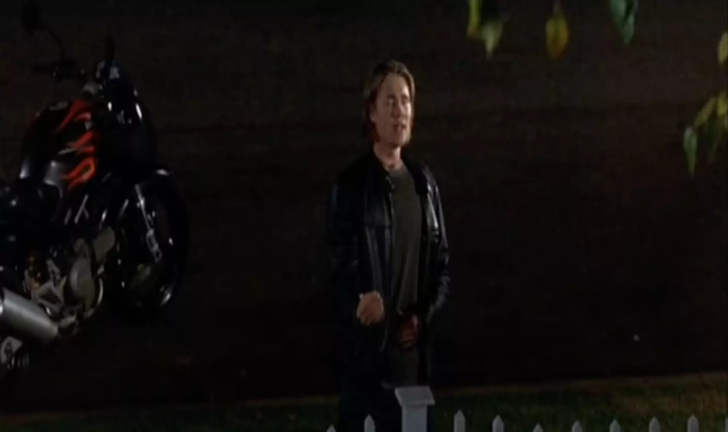 Chad Michael Murray sings 'Baby One More Time'.