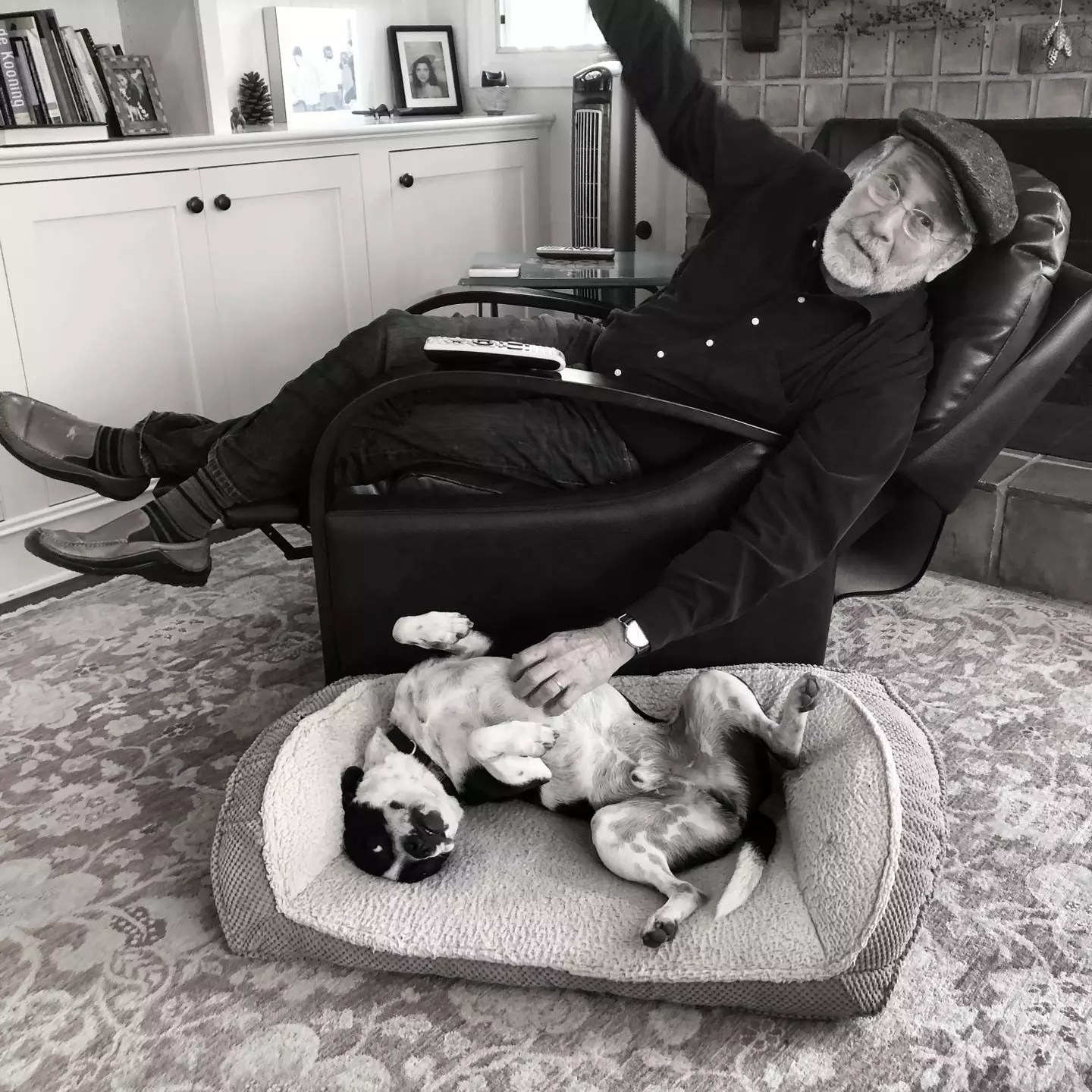 Martin Mull's daughter shared a sweet photo on Instagram as she announced his passing. (Instagram/@mulltoons)