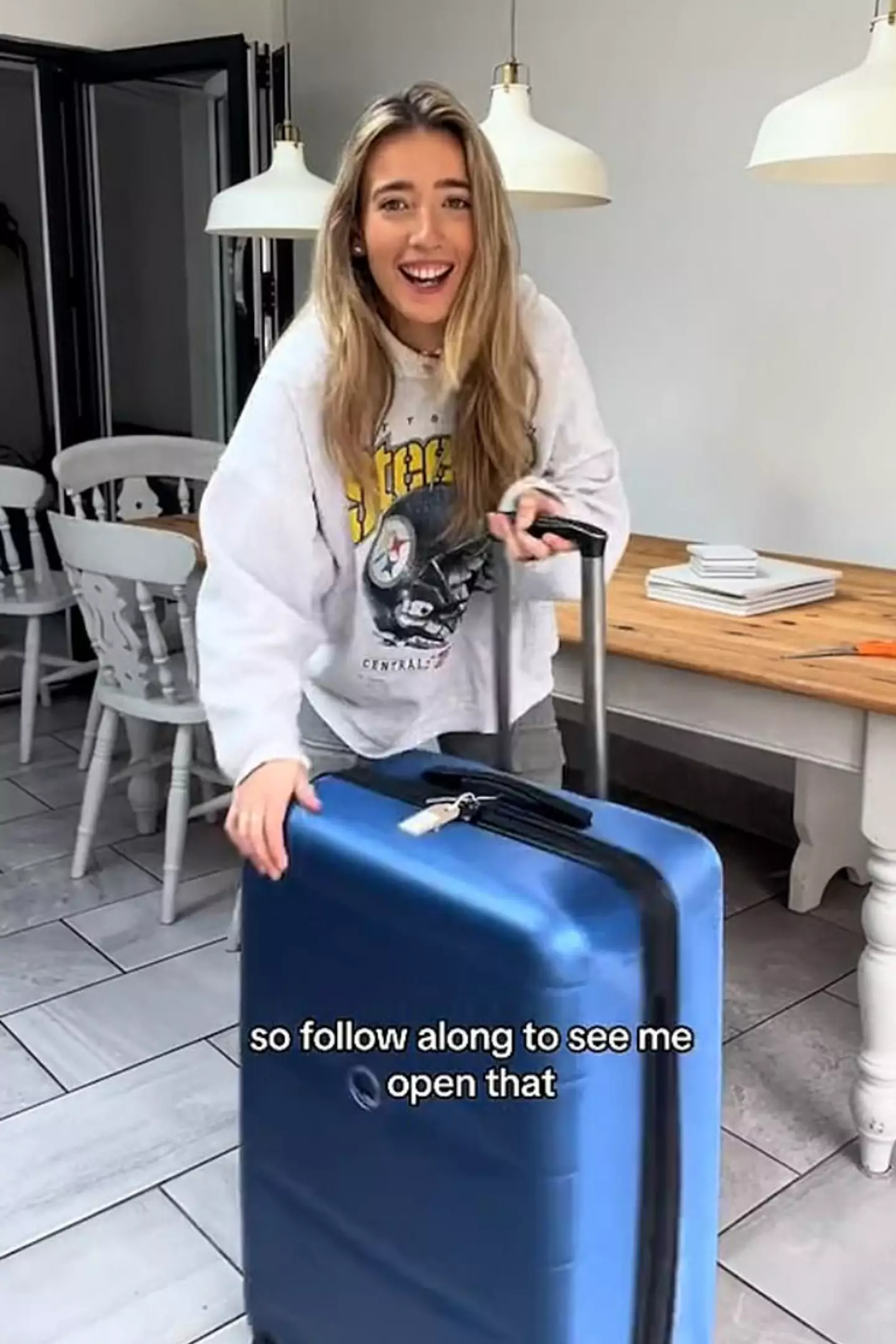 Becky took a gamble on the suitcase. (TikTok/@beckysbazaar)