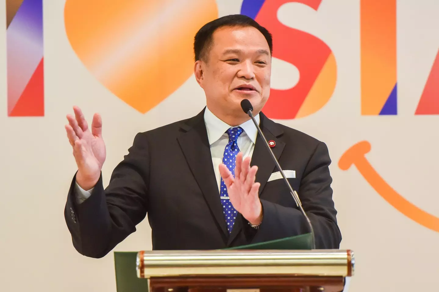 Health minister Anutin Charnvirakul said Thailand will give one million plants away.