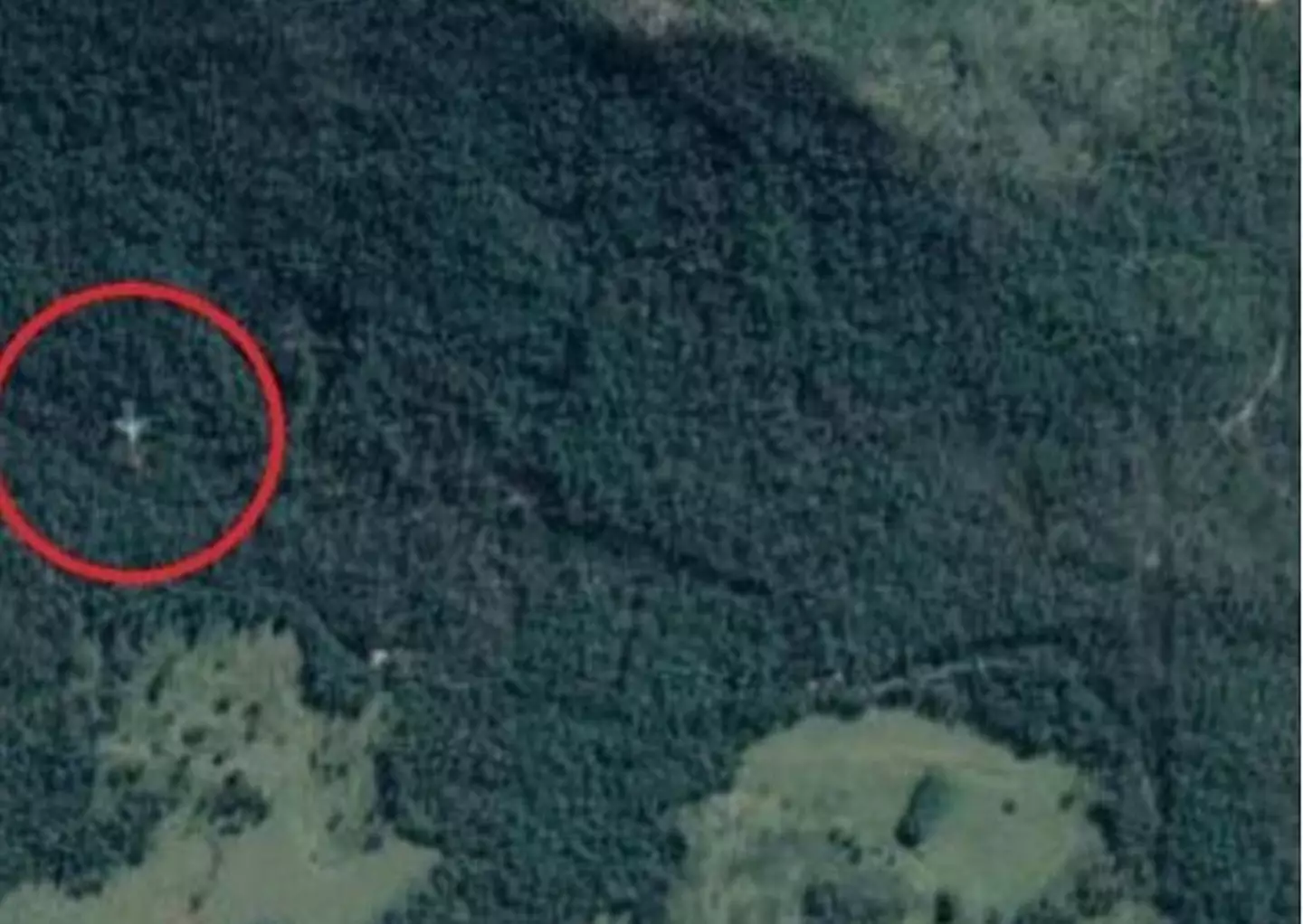 The Civil Aviation Safety Authority have said it appears to be a ghost image.