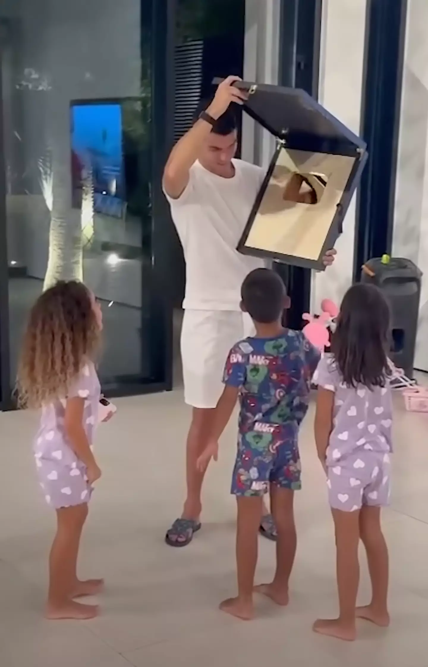 Ronaldo shared a wholesome moment with his family as he received a golden play button from YouTube. (YouTube/@Cristiano)
