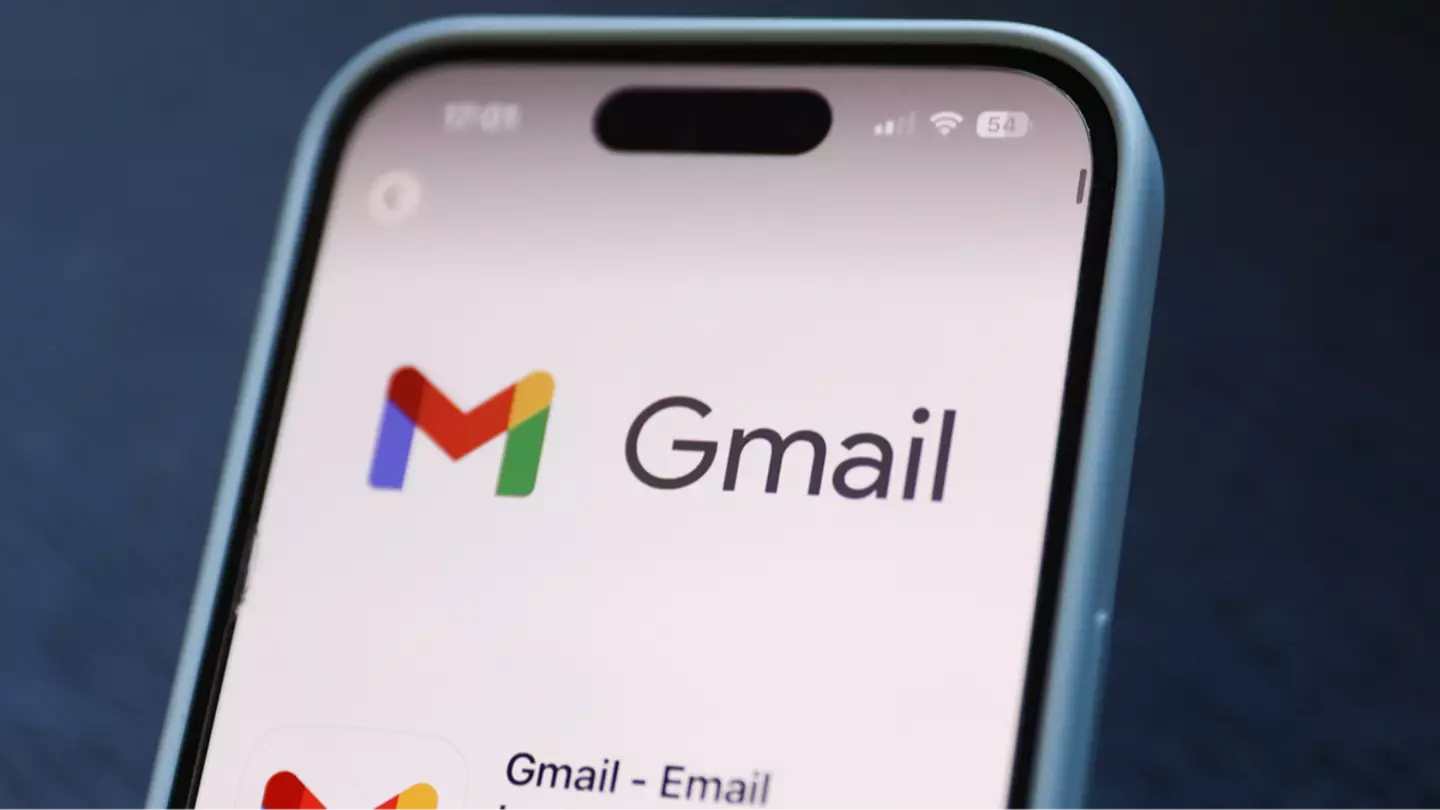 Expert issues urgent warning to 184,000,000 Apple and Google users amid 'security breach'