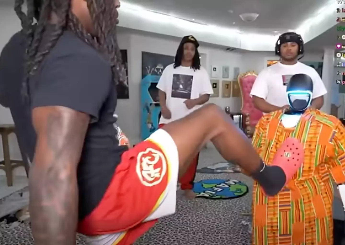 They later dress it up and continue to kick it (YouTube/Kai Cenat Live)