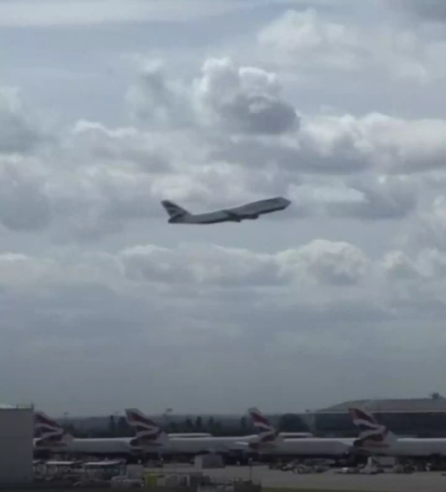 Hundreds of thousands of people should have traveled today (ABC News)