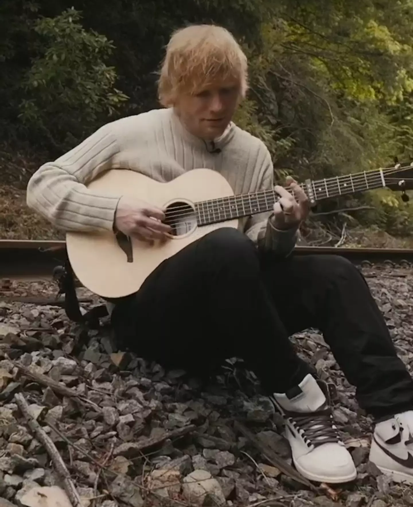 The 'Shape of You' singer showed off his 'four chord' theory. (Instagram/@teddysphotos)