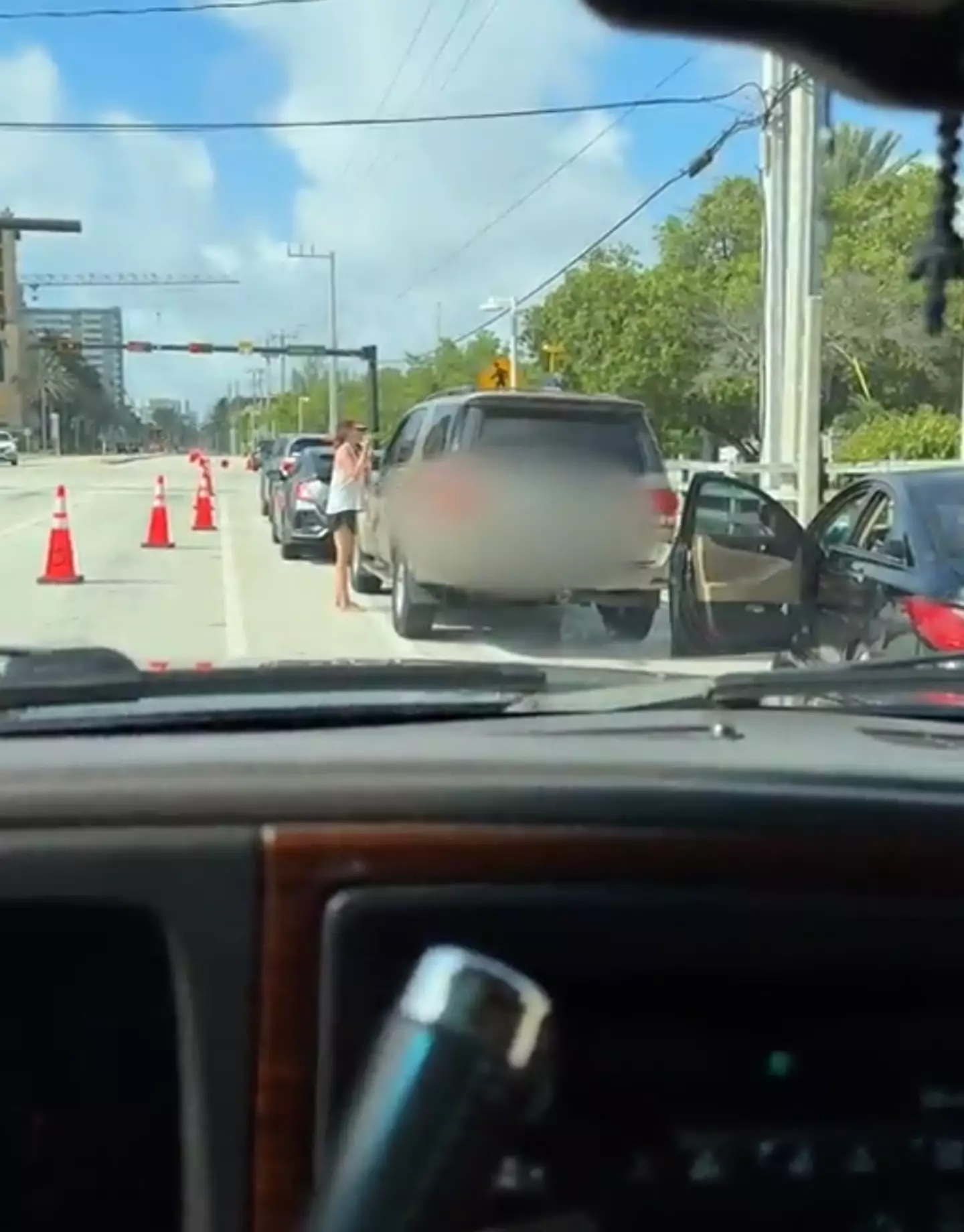 The woman even spoke to the driver she hit to say there was no damage.(@andrew.S/TikTok)