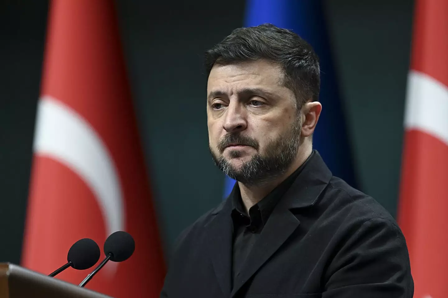 Ukrainian President Volodymyr Zelenskyy has until Thursday to sign the peace deal (Utku Ucrak/Anadolu via Getty Images)