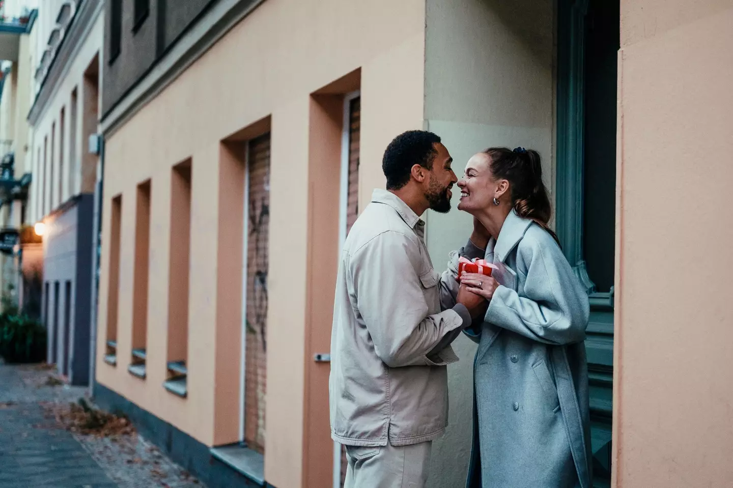 Dating can be a dangerous place. (Alina Rudiya/Bell Collective/Getty)