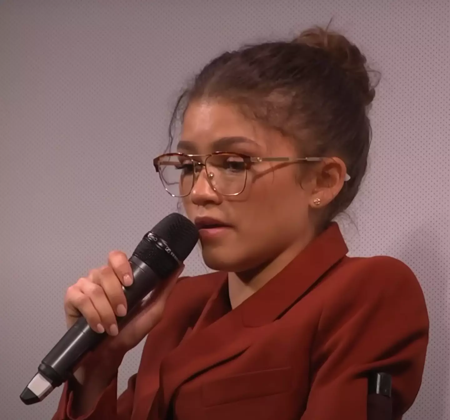 The star still answered her question.