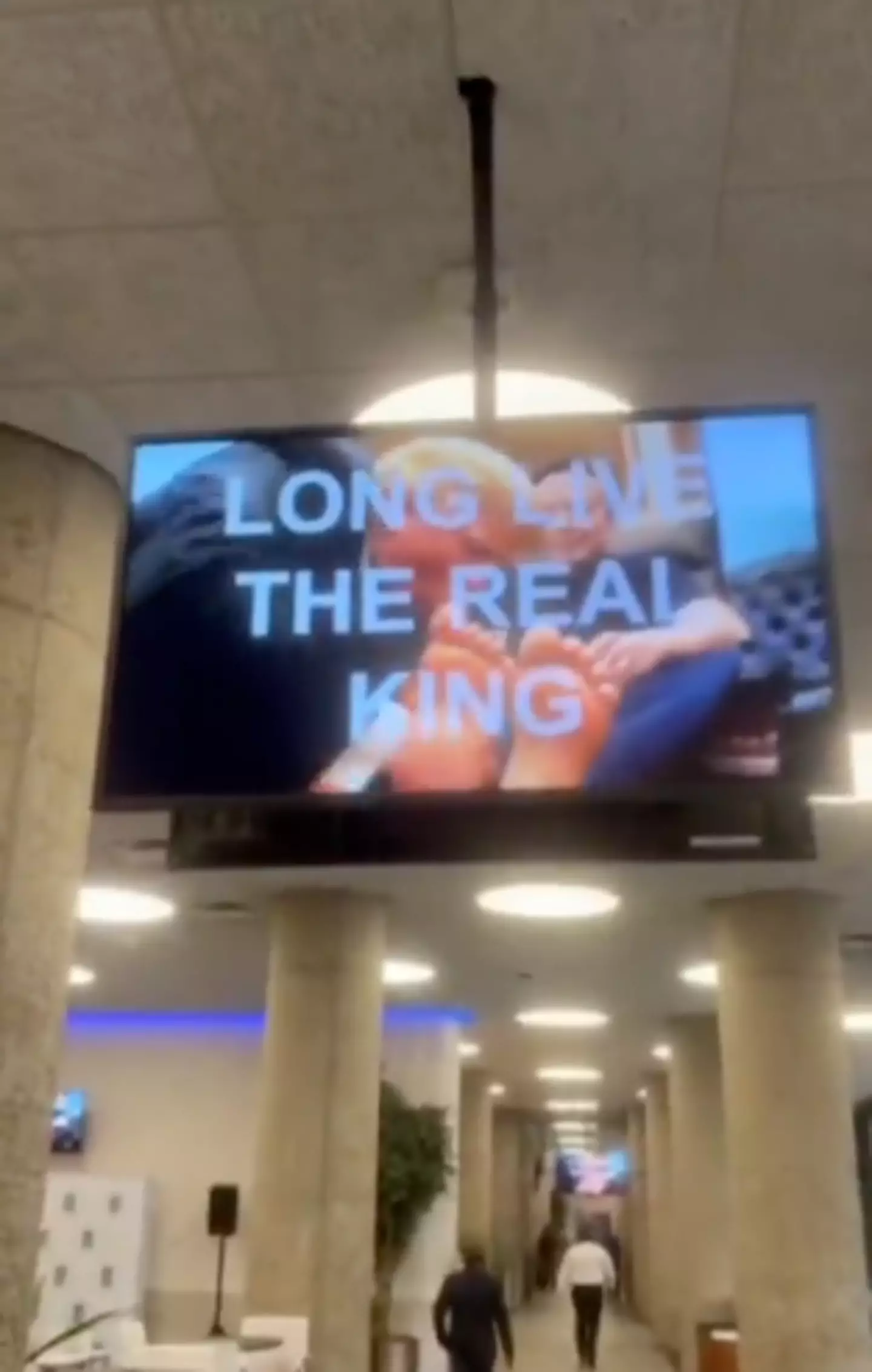 The footage was reportedly shown on a cafeteria TV (Twitter/@rmc031)
