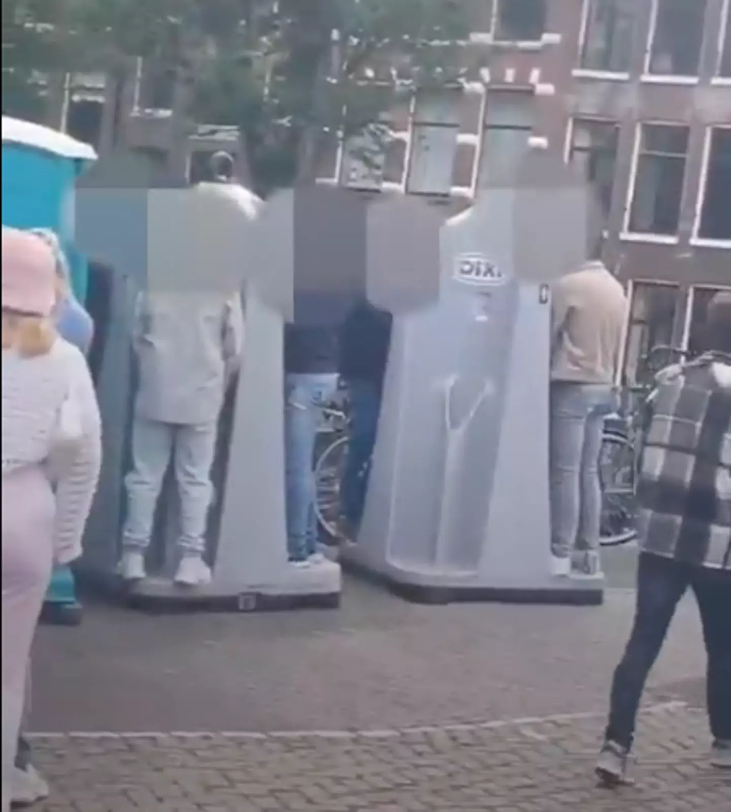 A short video showcasing men in Amsterdam, Netherlands, using a public urinal has left many on Reddit stunned.