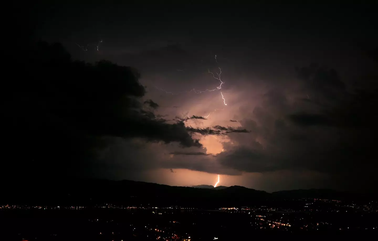 Lightning strikes are rare but can be deadly (Pixabay)