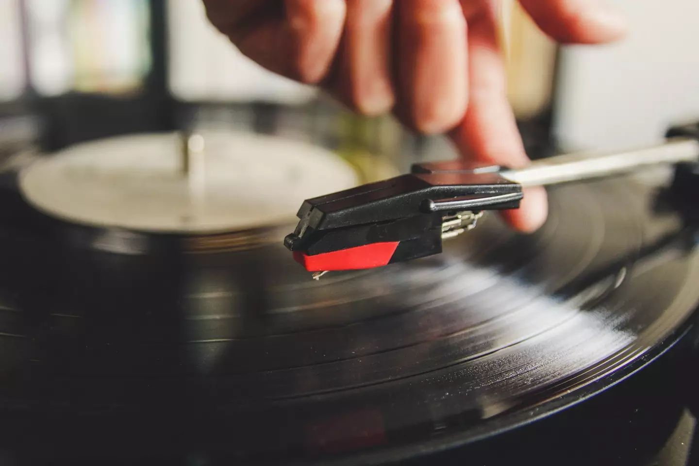 Have you ever questioned how a vinyl record was created? (Getty stock)