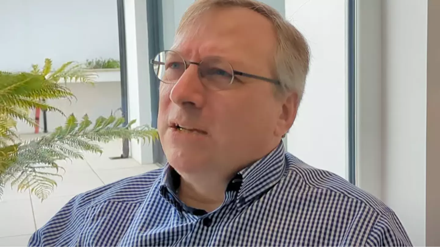 Man diagnosed with dementia in his 40s reveals symptoms he noticed at work