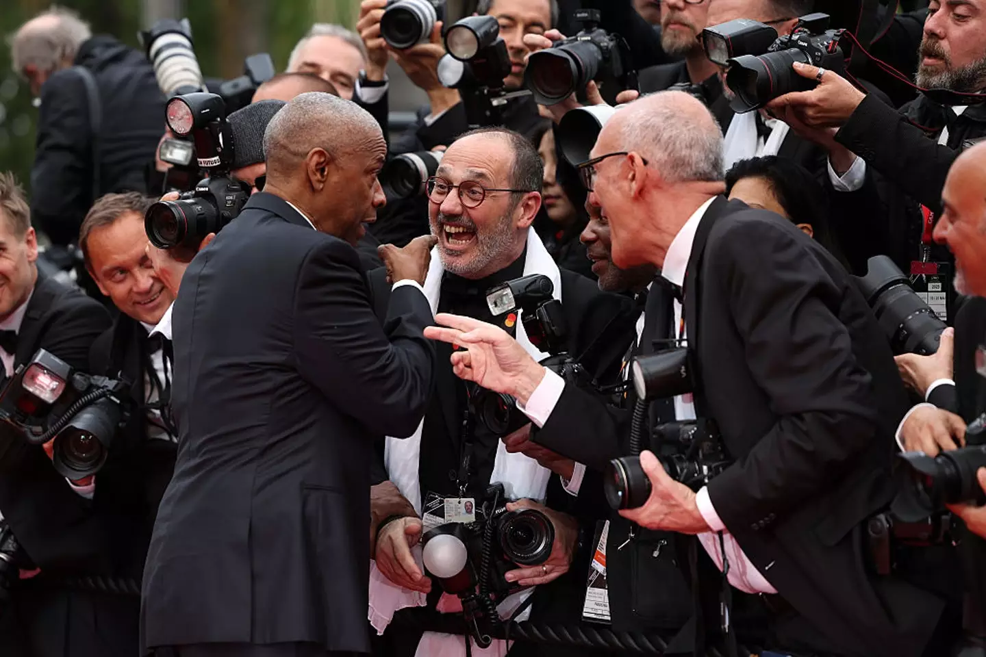 The photographer seemed to find the whole thing funny (Pascal Le Segretain/Getty Images)