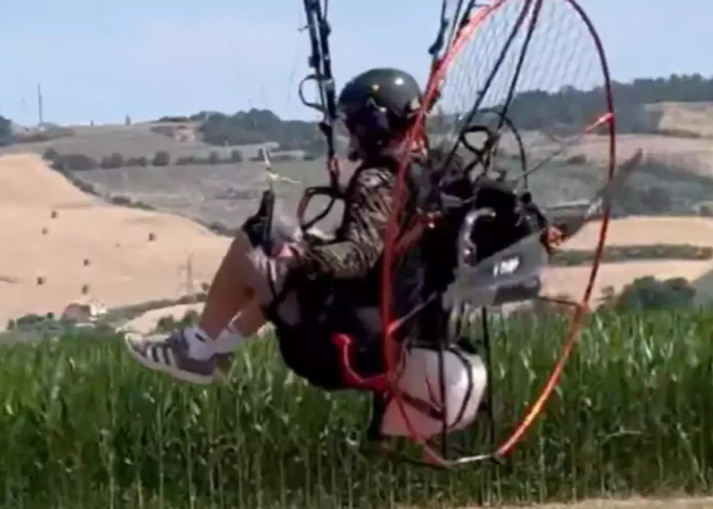 Felix Baumgertner was videoed as he took off for his final paragliding trip before his accident (X/@mihaschw)