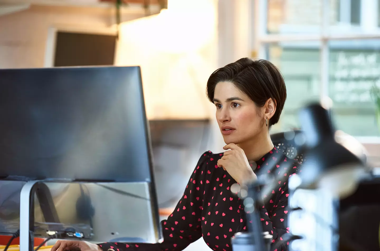 Important decisions should ideally be made between the hours of 11am-noon.