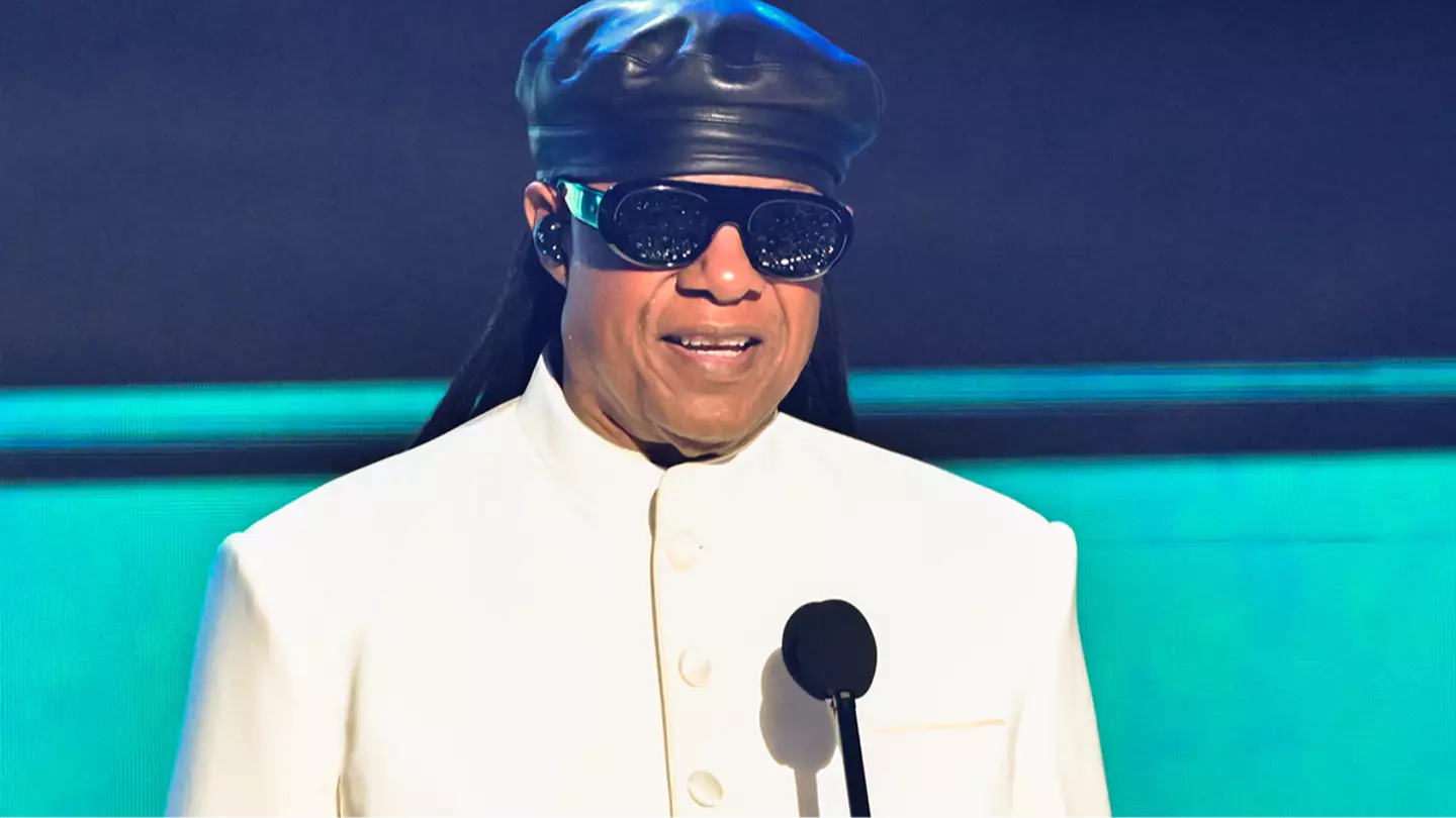 Stevie Wonder finally addresses long-standing rumor that he can actually see