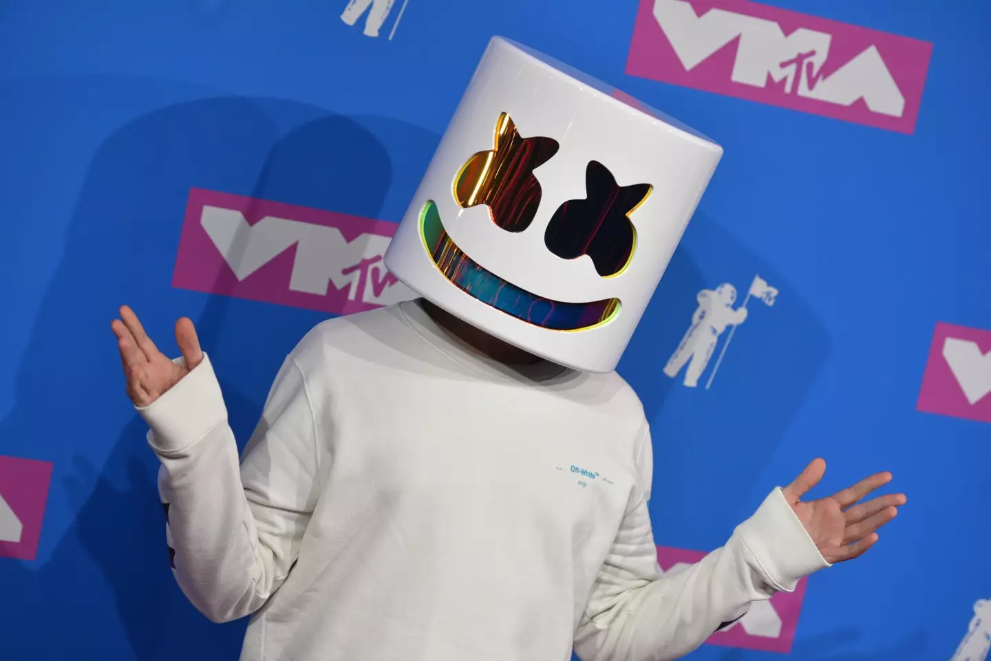Could this be the man behind Marshmello? (