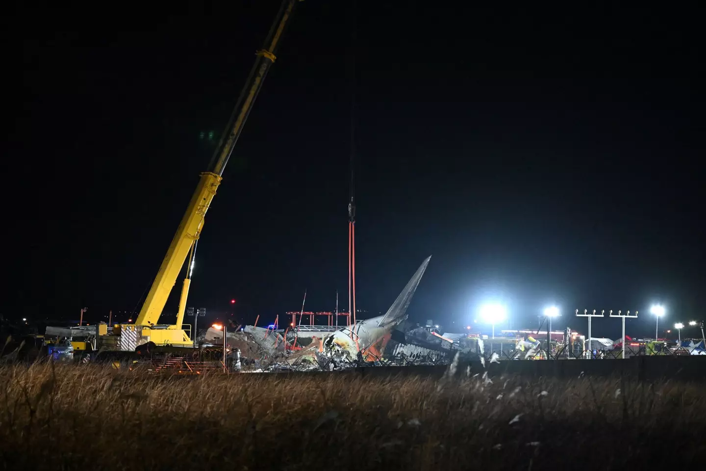 Recovery efforts are ongoing (JUNG YEON-JE/AFP via Getty Images)