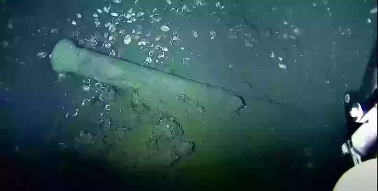 Canons from the sunken San José ship at the bottom of the ocean (Armada de Colombia)